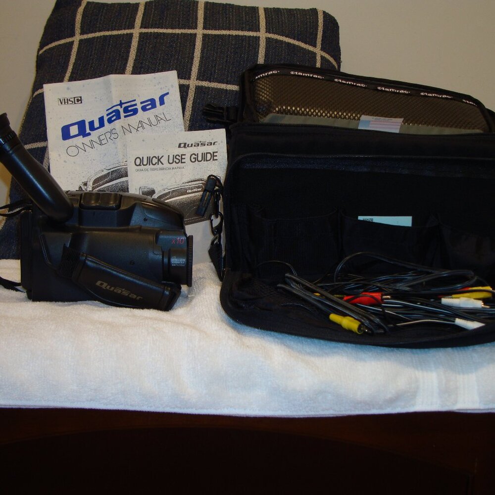 VTG Quasar VM530 Camcorder Handheld & Case NO BATTERY CHRGR NOT TESTED!